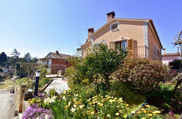 Air-conditioned Maria Savudrija apartment near the beach, WiFi, parking