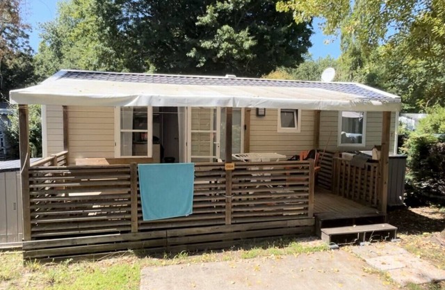 Air-conditioned Mobile Home with 3 Bedrooms – 6 People – Covered Terrace – On the Shore of Lake Aureilhan