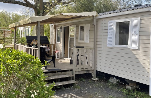 Air-conditioned Mobile Home with 3 Bedrooms – 6 People – Covered Terrace – On the Shore of Lake Aureilhan