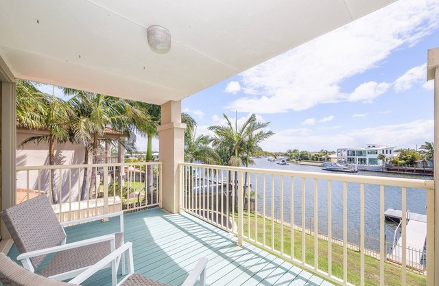 Air Conditioned Pet Friendly Canal Home