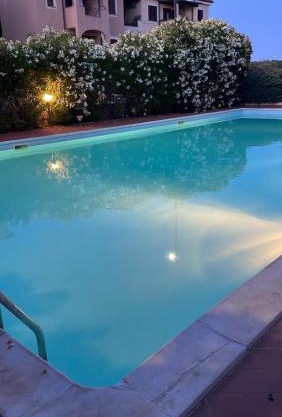 Airport-V-Shuttle-till night check in-pool-GARDEN-AIRCOND-Wifi-parking free