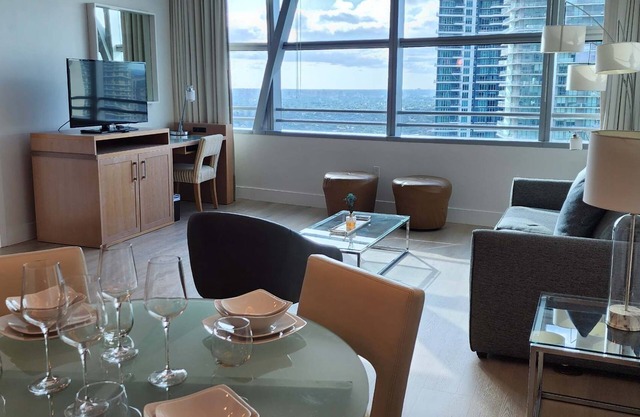 AKA Condo in Brickell 31th Floor by Palermo Home