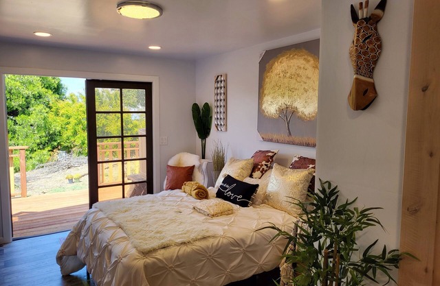 Alameda County Country Tiny Home w/Ocean and Mountain Views!