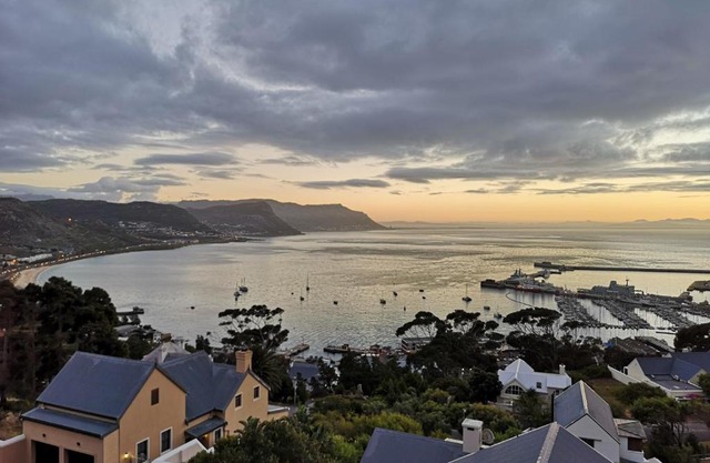 Albatross Guest House