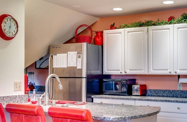 Aldine 4a 4 Bedroom Condo by Redawning