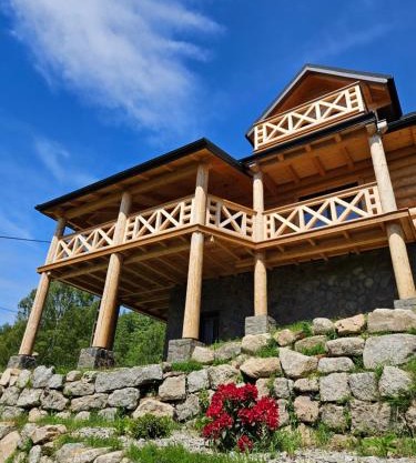 AleBale Przesieka luksusowy dom z bali z widokiem na Karkonosze