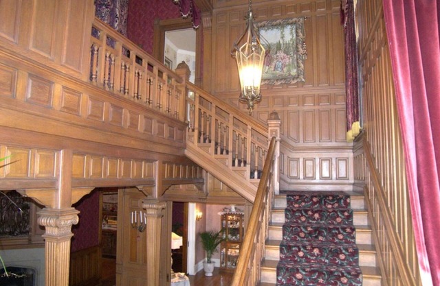 Alexander Mansion Bed and Breakfast