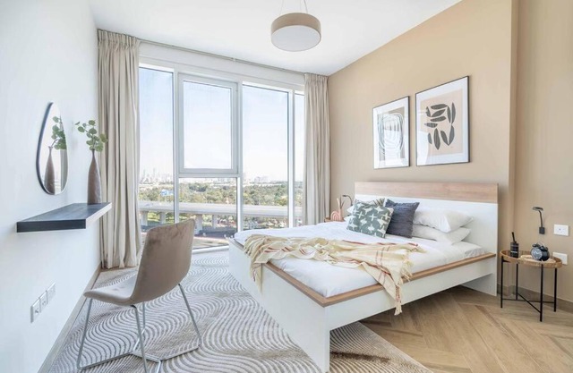 ALFA World Trade Centre Dubai 1BR, MAX Metro Station