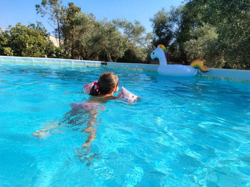 Alghero Guest House - Appartamenti in Seminterrato in Villetta di Campagna, Piscina fuori terra a 4 minuti di auto dalla città