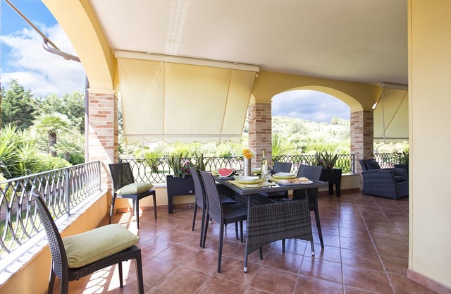 Alghero Villa Mistral, for 7 people, Terrace, BBQ, Air Conditioning, WiFi