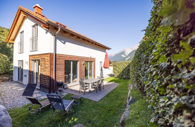 Allegra and welcome to the vacation home Pütvia 245F