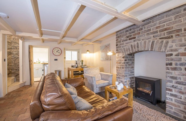 Alma Cottage, Holiday Cottage Solva, Sleeps 3, 2 bedrooms, bathrooms