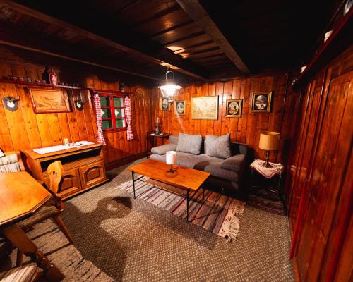 Almhütte am Steirischen Seeberg