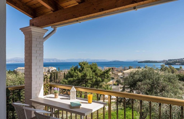 Aloe Seaview Apartments by Konnect, 500m from Dassia Beach