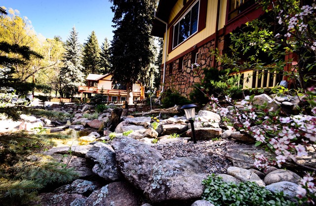 Alpen Way Chalet Mountain Lodge