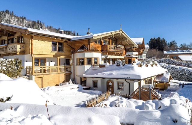 Alpine Retreat in Kirchberg, Tirol - Private Pool & Sauna