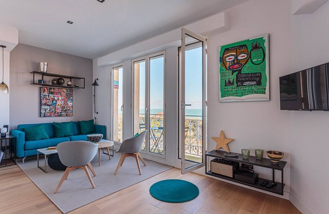 ALTAYA Apt with balcony and sea view in Biarritz