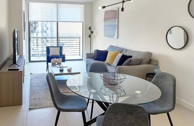 Always a Great Idea To Unwind! Onsite Pool, Pet-friendly, Unit with Balcony