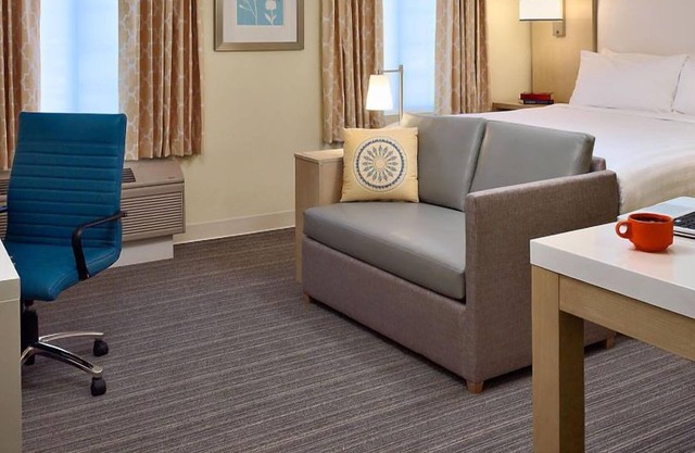 Always a Great Idea To Unwind! Near Fosterfields Living Historical Farm