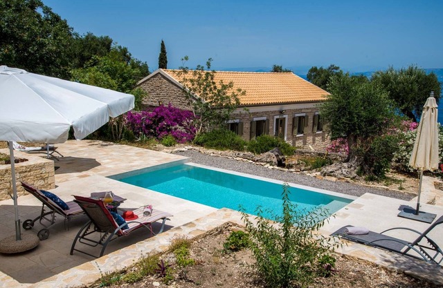 Amara Villa - Three Bedroom Villa, Sleeps 6