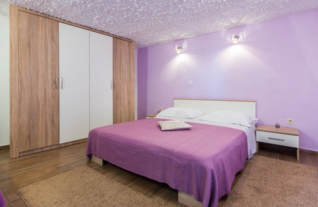 AMAZING 1 BED. APARTMENT/STUNNING VILLA IN CROATIA!