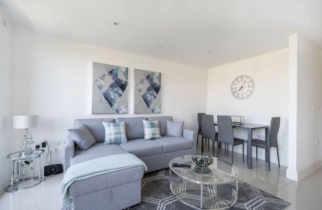 Amazing 2 Bed Wimbledon Flat