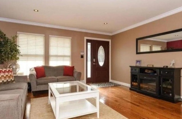 Amazing 4 Bedroom In Franklin Square New York