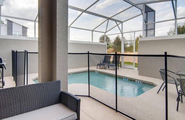 Amazing 5 Bed Villa with Private Pool and Spa up to 12 Guests - 8999 CC