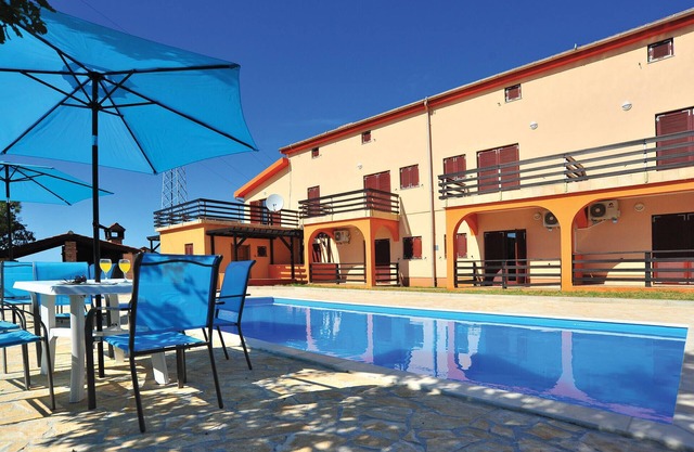 Amazing apartment in Bilice with swimming pool