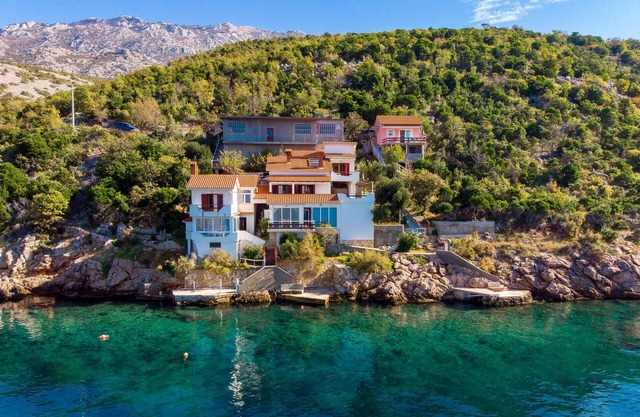 Amazing apartment in Jablanac with WiFi