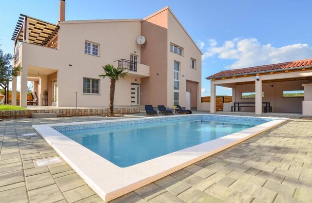 Amazing apartment in Kasic with WiFi