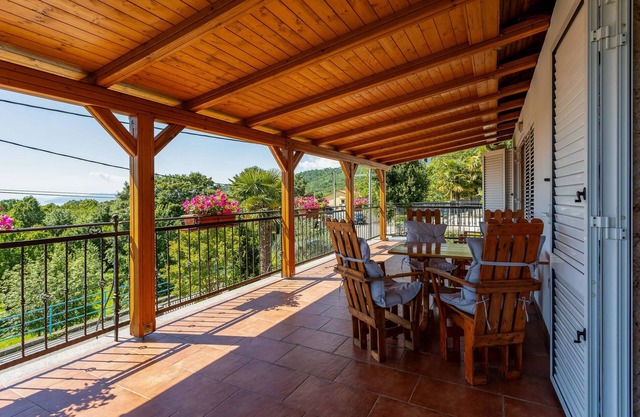 Amazing apartment in Matulji with WiFi