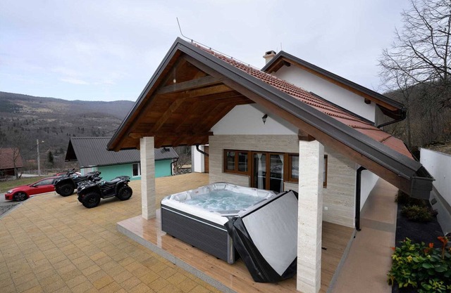 Amazing Country House Krasno with hot tub and quads