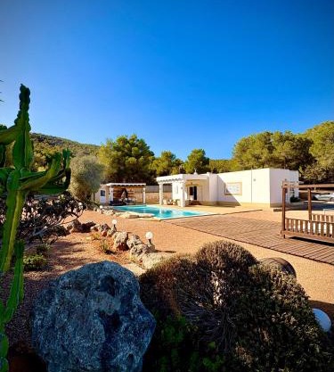 Amazing Finca With Pool & Forest - 4BR - Walk to UNVRS and AMNESIA