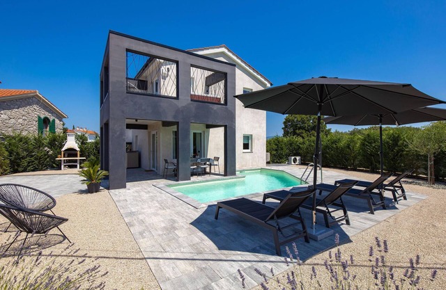 Amazing home in Sveti Ivan Dobrinjski