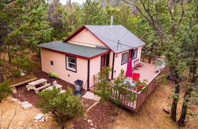 Amazing Historic Cabin Nestled In The Heart Of Julian Pets ok Quiet and secluded