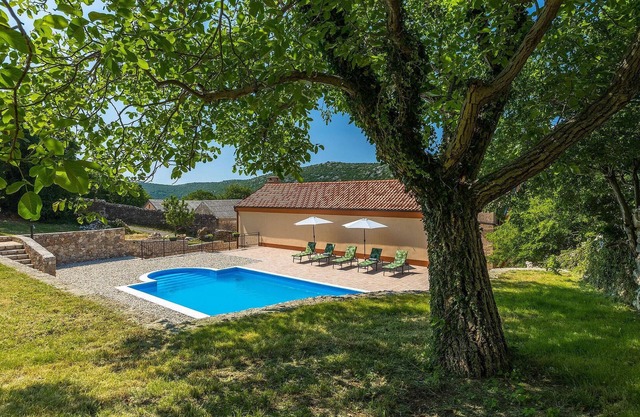 Amazing home in Drivenik