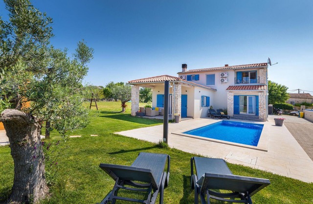 Amazing home in Gajana with WiFi