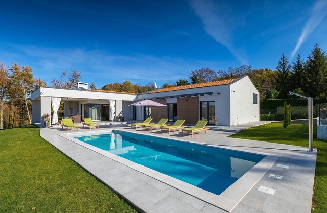 Amazing home in Gracisce