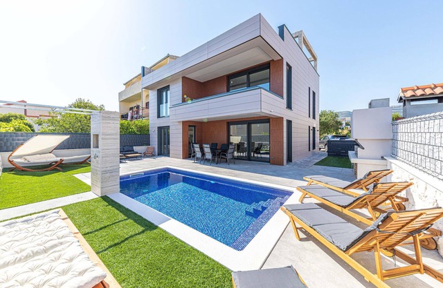 Amazing home in Kastel Stafilic