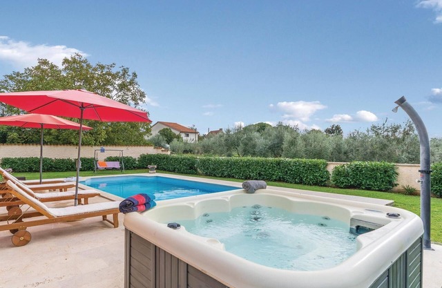 Amazing home in Krnica with WiFi