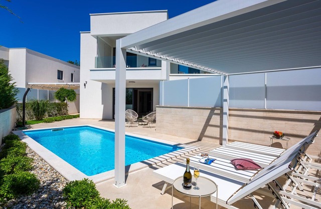 Amazing home in Linardici