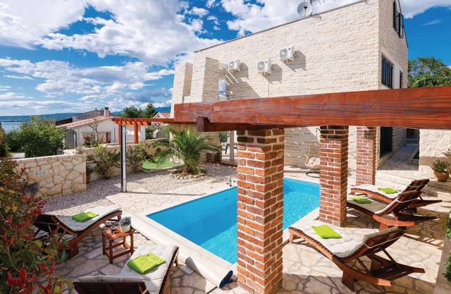 Amazing home in Novigrad with sauna