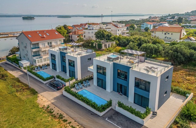 Amazing home in Pasman