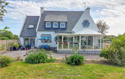 Amazing Home In Plogoff With Wifi