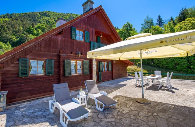 Amazing home in Podstene