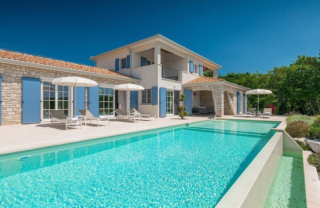 Amazing home in Porec with sauna