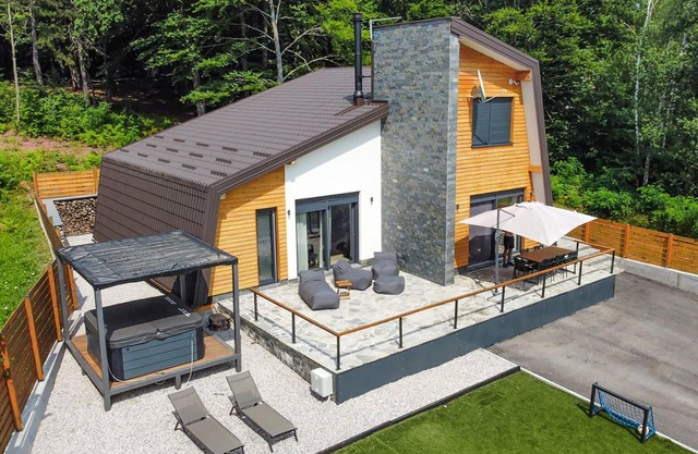 Amazing home in Rizvanusa