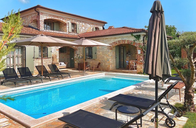 Amazing home in Visnjan