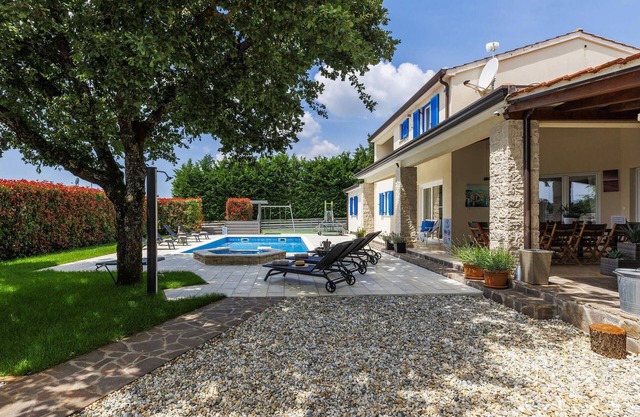 Amazing home in Zminj with sauna